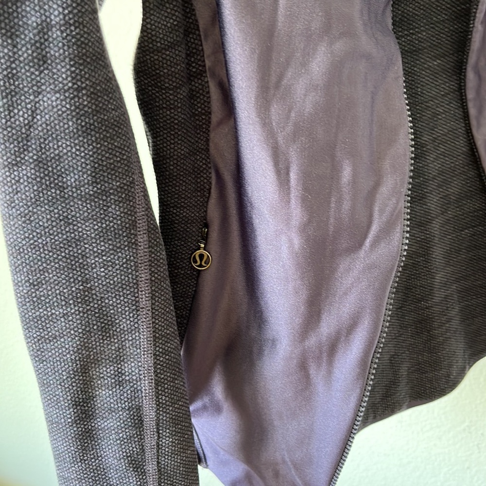 Lululemon Purple Jacket, Size 4 - Picture 5 of 5